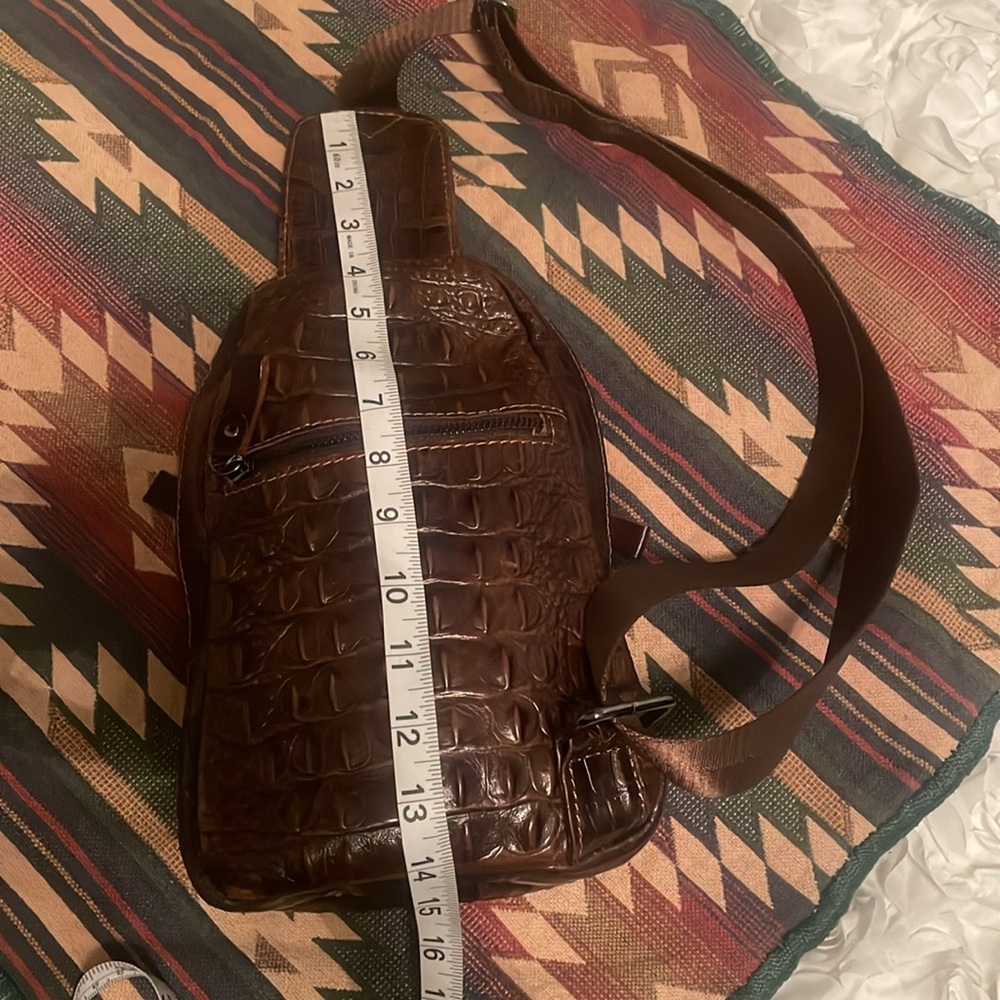 Crocodile Pattern Sling Chest Bag - image 4